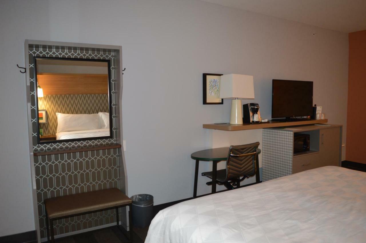 Premium King Room Communication Accessible,1458173440:JPEG